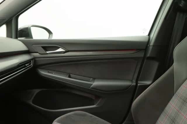 Volkswagen Golf (2023) thumbnail 34