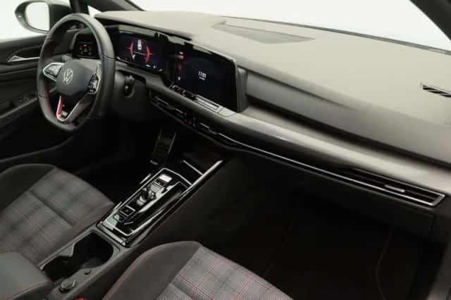 Volkswagen Golf (2023) thumbnail 39