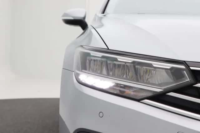 Volkswagen Passat (2020) thumbnail 11