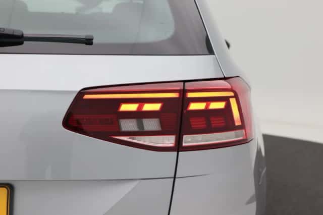 Volkswagen Passat (2020) thumbnail 17