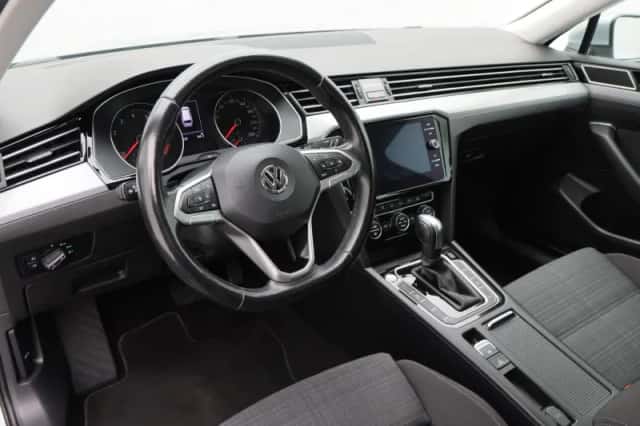 Volkswagen Passat (2020) thumbnail 18