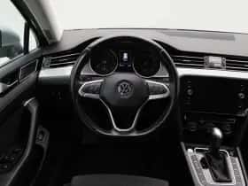Volkswagen Passat (2020) thumbnail 3