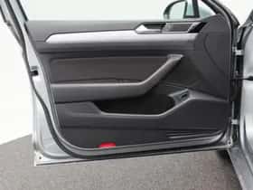 Volkswagen Passat (2020) thumbnail 23