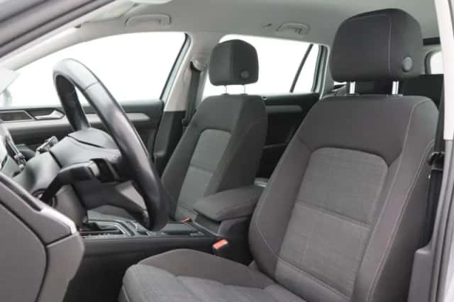 Volkswagen Passat (2020) thumbnail 25