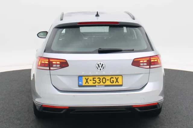 Volkswagen Passat (2020) thumbnail 6