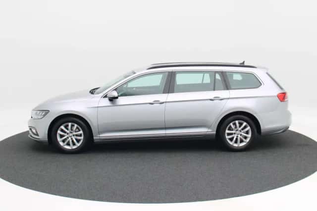 Volkswagen Passat (2020) thumbnail 9