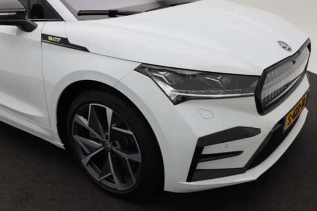 Škoda Enyaq (2023) thumbnail 12
