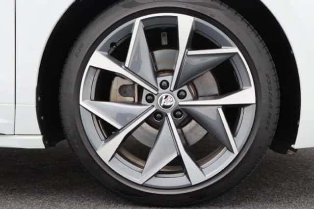Škoda Enyaq (2023) thumbnail 14