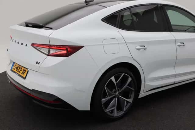 Škoda Enyaq (2023) thumbnail 17
