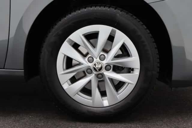 Škoda Fabia (2024) thumbnail 5