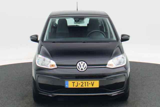 Volkswagen Up! (2018) thumbnail 4