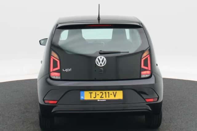 Volkswagen Up! (2018) thumbnail 6