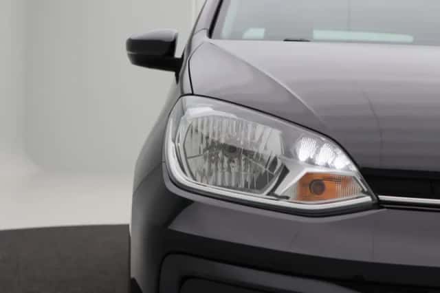 Volkswagen Up! (2018) thumbnail 10