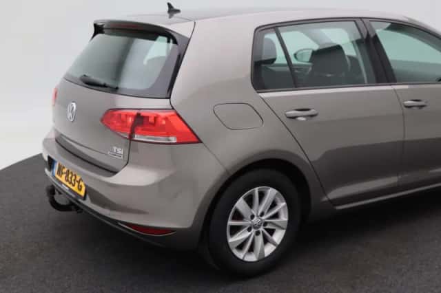 Volkswagen Golf (2017) thumbnail 16
