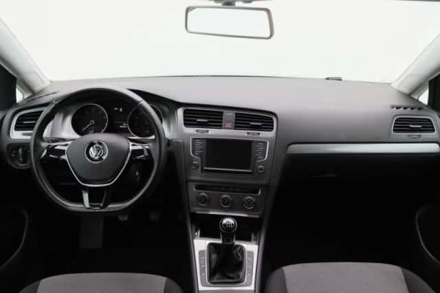 Volkswagen Golf (2017) thumbnail 30