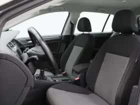 Volkswagen Golf (2017) thumbnail 5