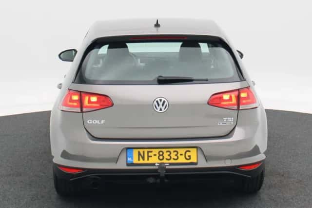Volkswagen Golf (2017) thumbnail 6