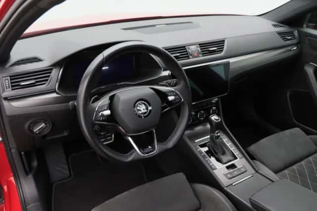Škoda Superb (2024) thumbnail 3