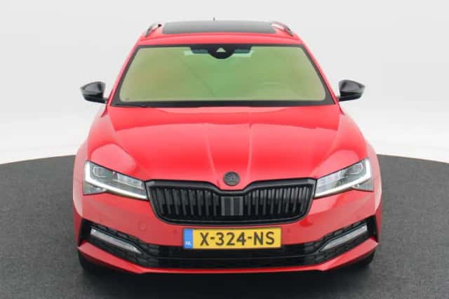 Škoda Superb (2024) thumbnail 4