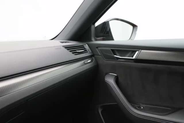 Škoda Superb (2024) thumbnail 35