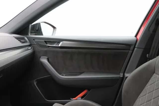 Škoda Superb (2024) thumbnail 36