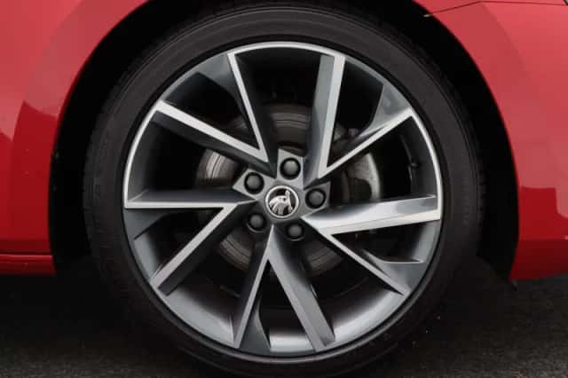 Škoda Superb (2024) thumbnail 5