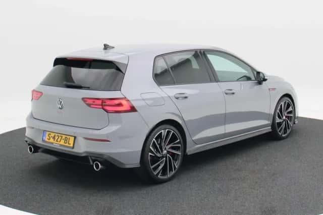 Volkswagen Golf (2022) thumbnail 2