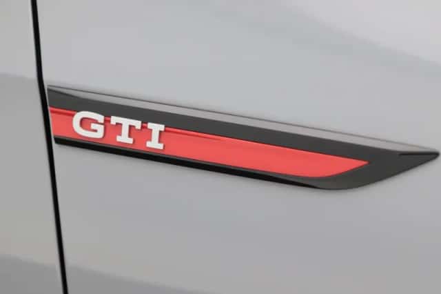 Volkswagen Golf (2022) thumbnail 13