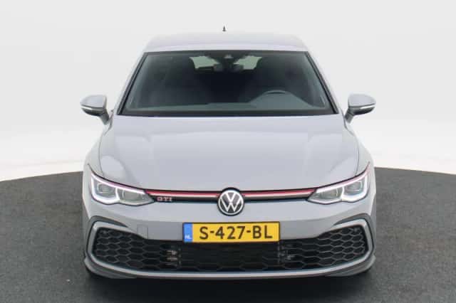 Volkswagen Golf (2022) thumbnail 4