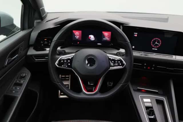 Volkswagen Golf (2022) thumbnail 35