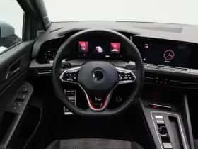 Volkswagen Golf (2022) thumbnail 35