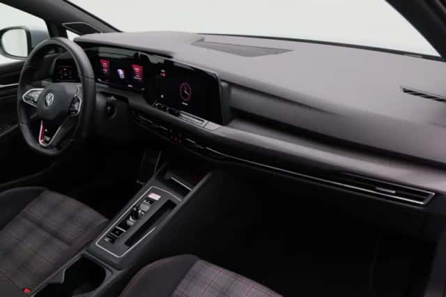 Volkswagen Golf (2022) thumbnail 37