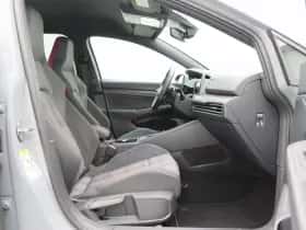 Volkswagen Golf (2022) thumbnail 38