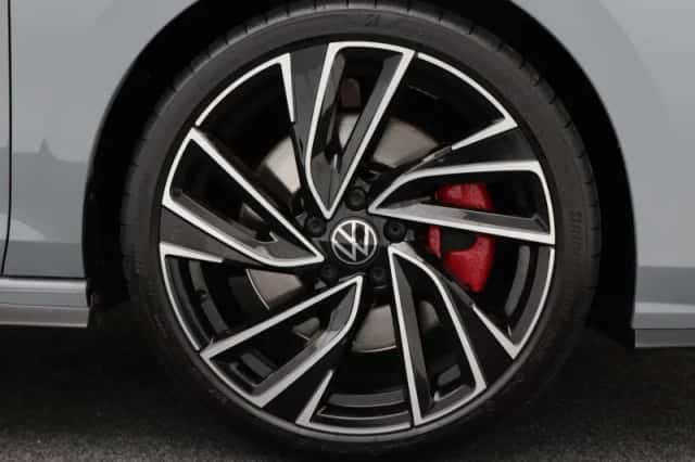 Volkswagen Golf (2022) thumbnail 5