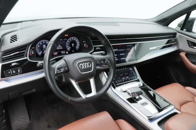 Audi Q7 (2023) thumbnail 3