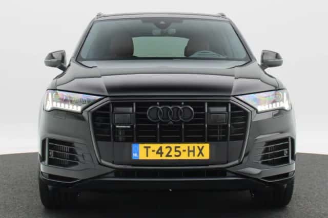 Audi Q7 (2023) thumbnail 4