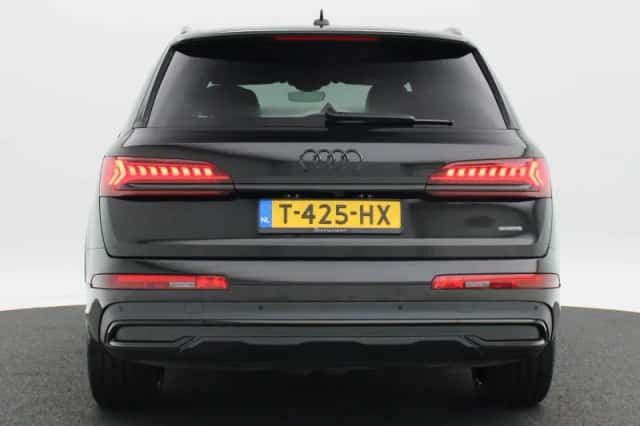 Audi Q7 (2023) thumbnail 6