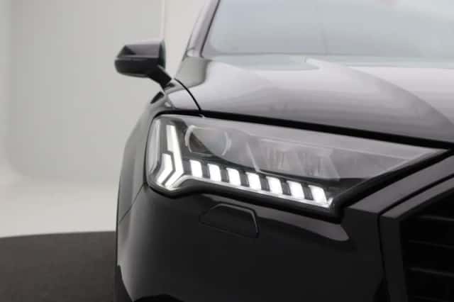 Audi Q7 (2023) thumbnail 10