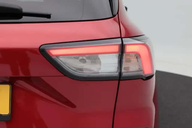 Ford Kuga (2022) thumbnail 16