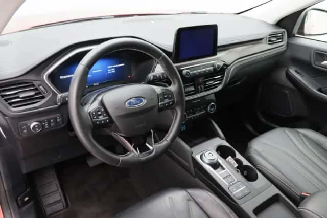 Ford Kuga (2022) thumbnail 4