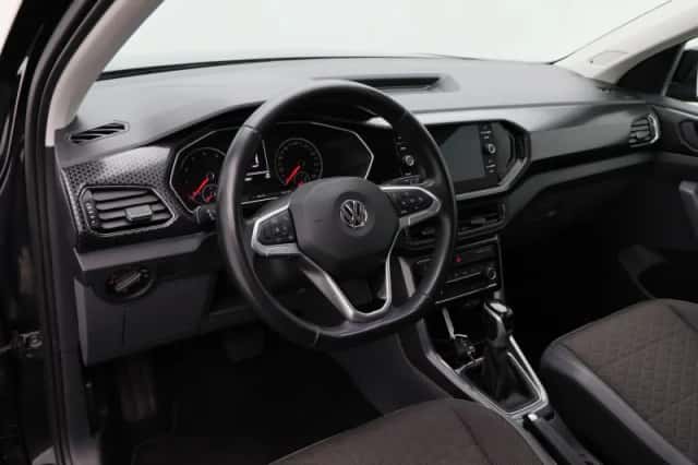 Volkswagen T-Cross (2019) thumbnail 3
