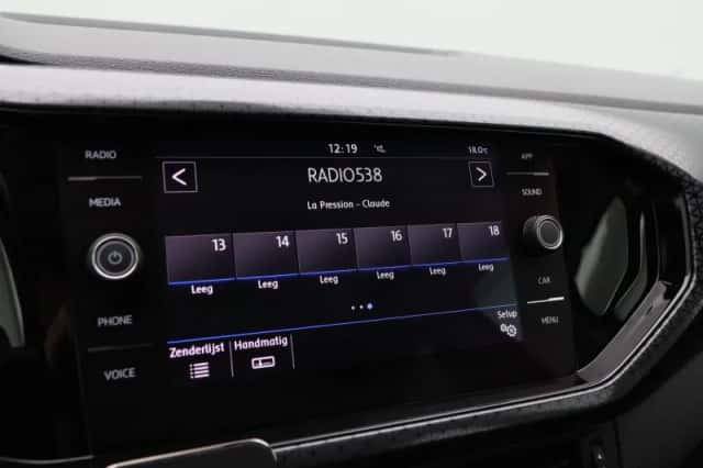 Volkswagen T-Cross (2019) thumbnail 24