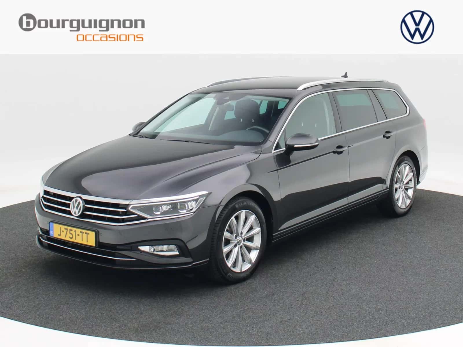 Volkswagen Passat (2019) — foto 1