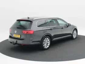 Volkswagen Passat (2019) thumbnail 2