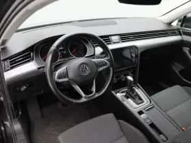 Volkswagen Passat (2019) thumbnail 3