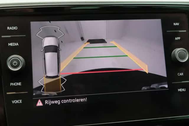 Volkswagen Passat (2019) thumbnail 27
