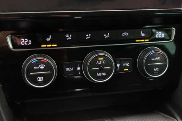 Volkswagen Passat (2019) thumbnail 28