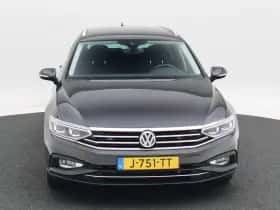 Volkswagen Passat (2019) thumbnail 4