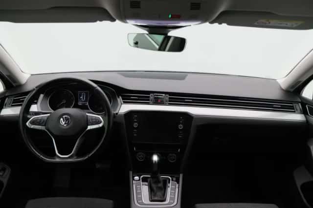 Volkswagen Passat (2019) thumbnail 34