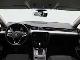 Volkswagen Passat (2019) thumbnail 34